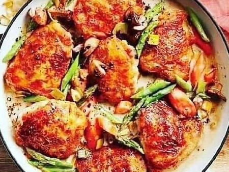 Пиле фрикасе с гъби и аспержи - снимка на рецептата
